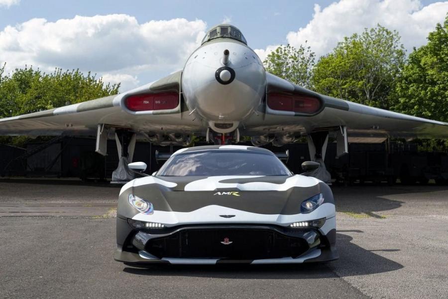  Aston Martin Vulcan AMR Pro Gumball 3000 2019 года  (фото 3 из 6)